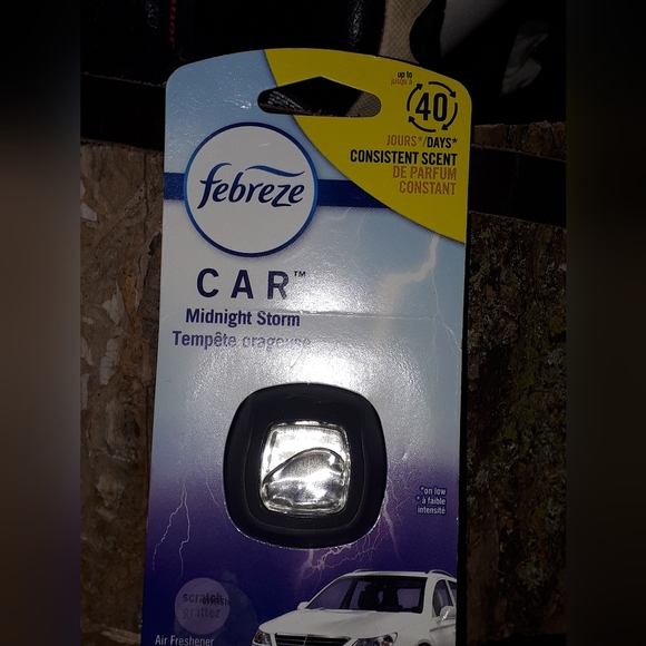 Febreze Odor-Eliminating CarAir Frsner Vent Clip, Platinm.Ice,Gain,Tropical 1ct - Picture 2 of 8
